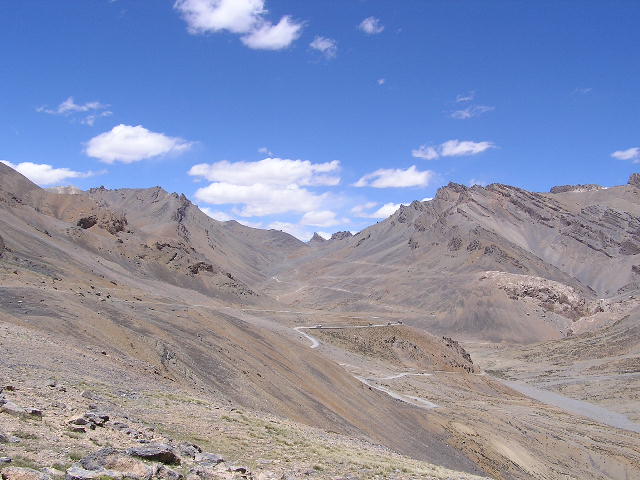 View up the Lachlang La